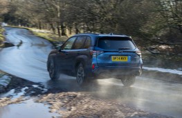 Subaru Forester 2025 rear action